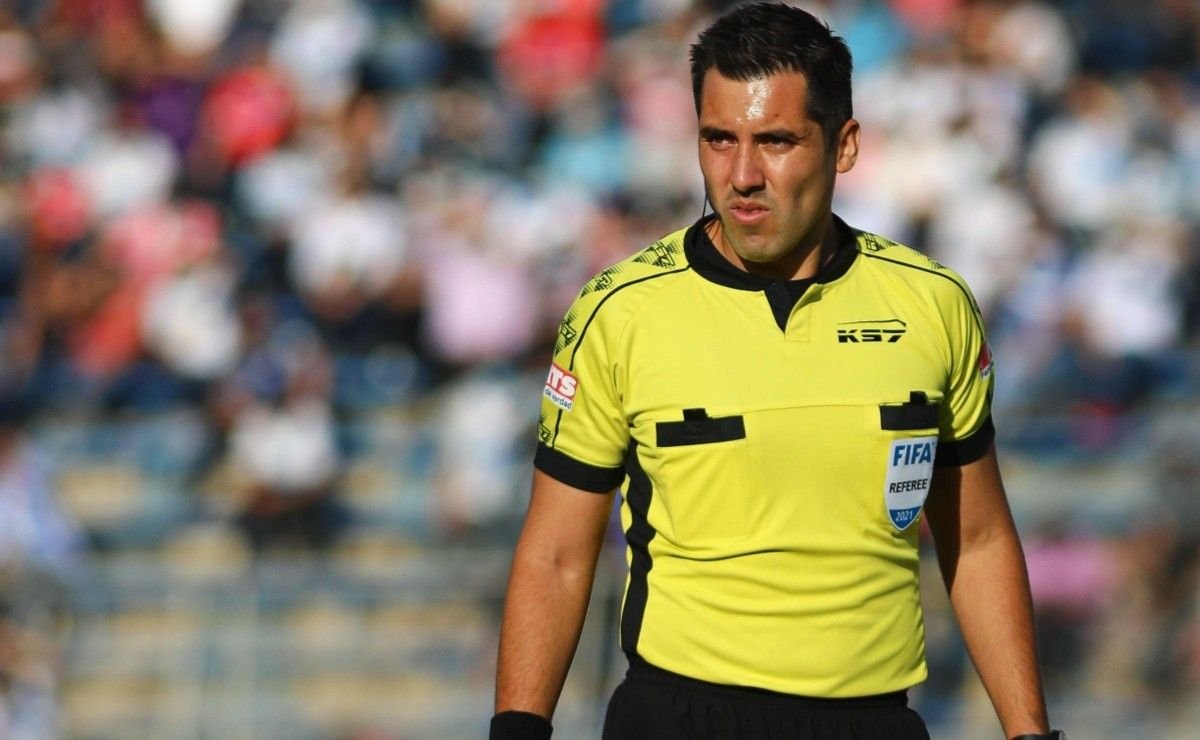 التشيلي كريستيان غاراي حكماً لمباراة منتخبنا الوطني وجزر القمر في بطولة كأس العرب